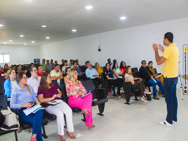 Servidores e Gestores do Aracati participam de curso sobre nova lei de licitações e contratos